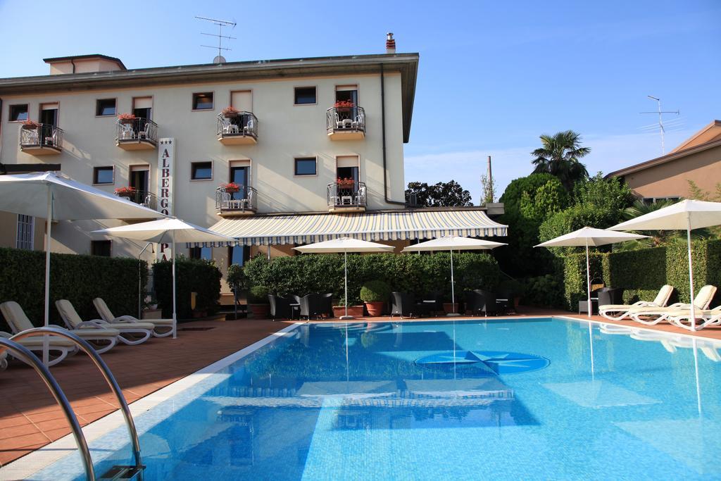 Albergo Ristorante Papa 페스키에라델가르다 외부 사진