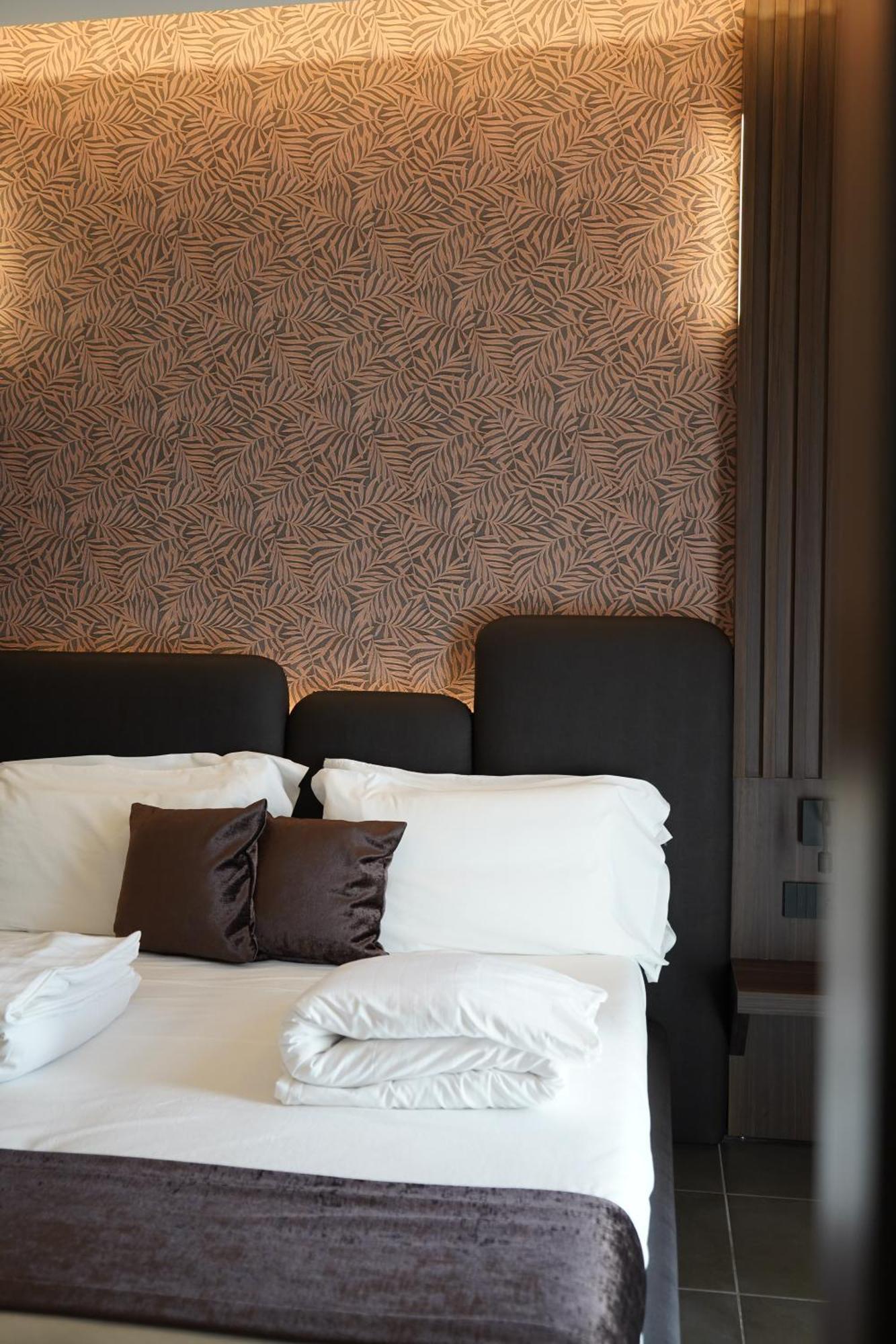 Albergo Ristorante Papa 페스키에라델가르다 외부 사진