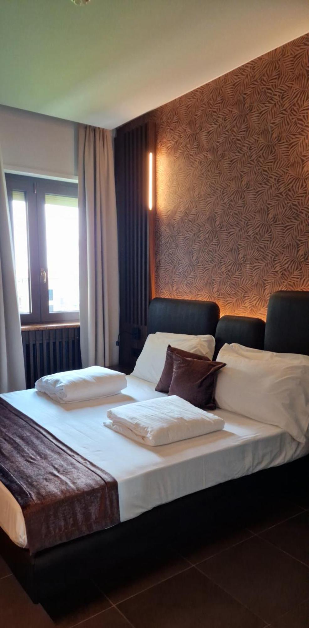 Albergo Ristorante Papa 페스키에라델가르다 외부 사진