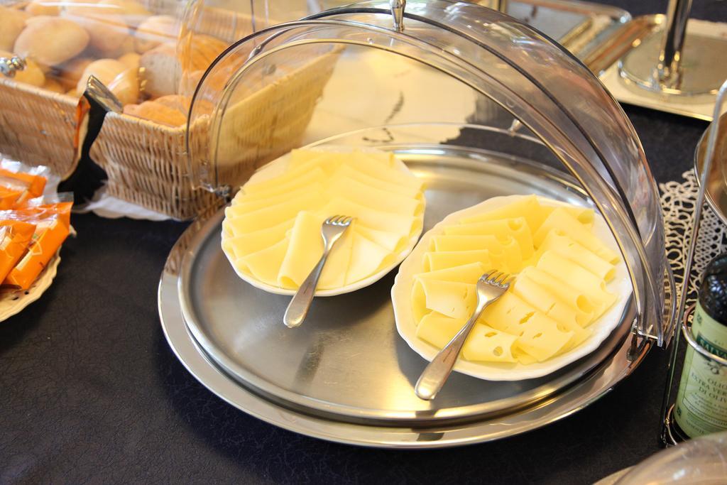 Albergo Ristorante Papa 페스키에라델가르다 외부 사진