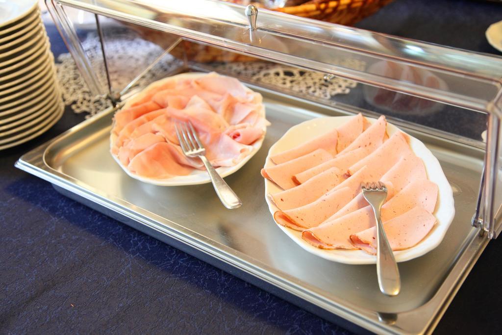 Albergo Ristorante Papa 페스키에라델가르다 외부 사진